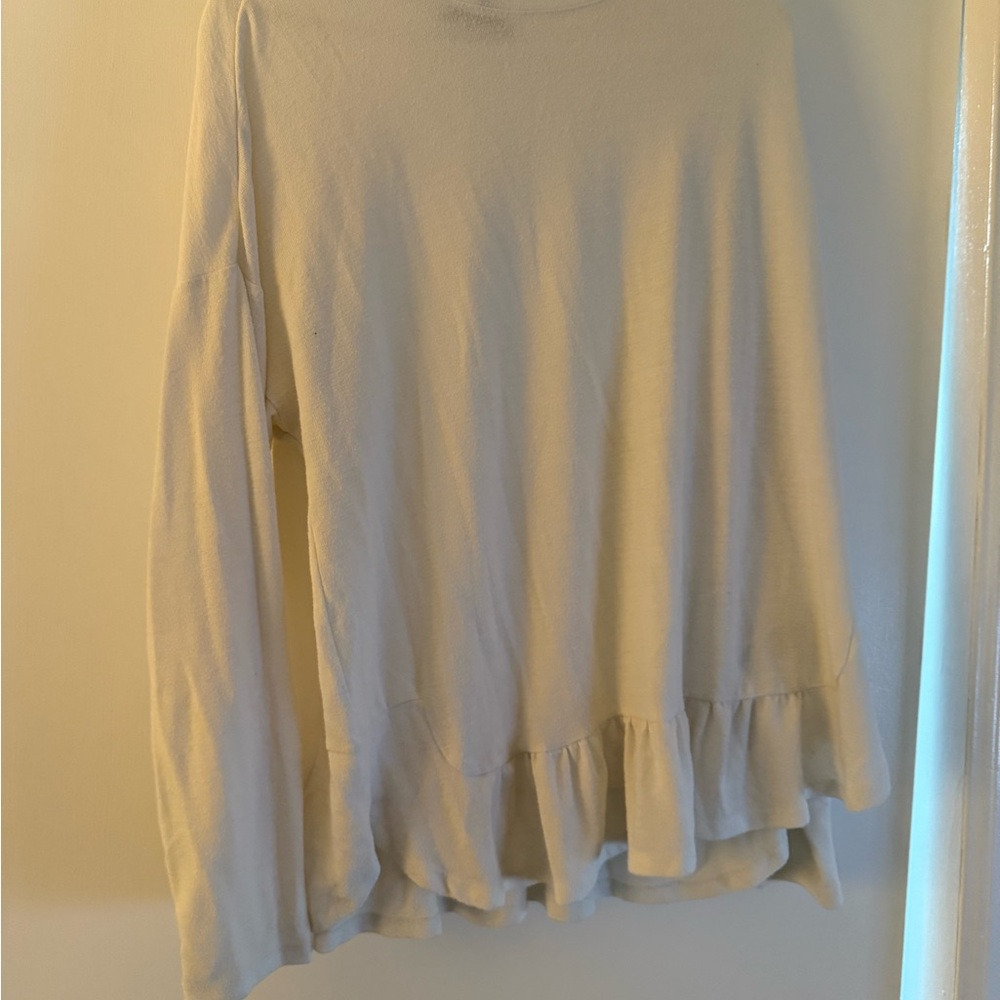 Banana Republic Cream Ruffled Long Sleeve Sweater